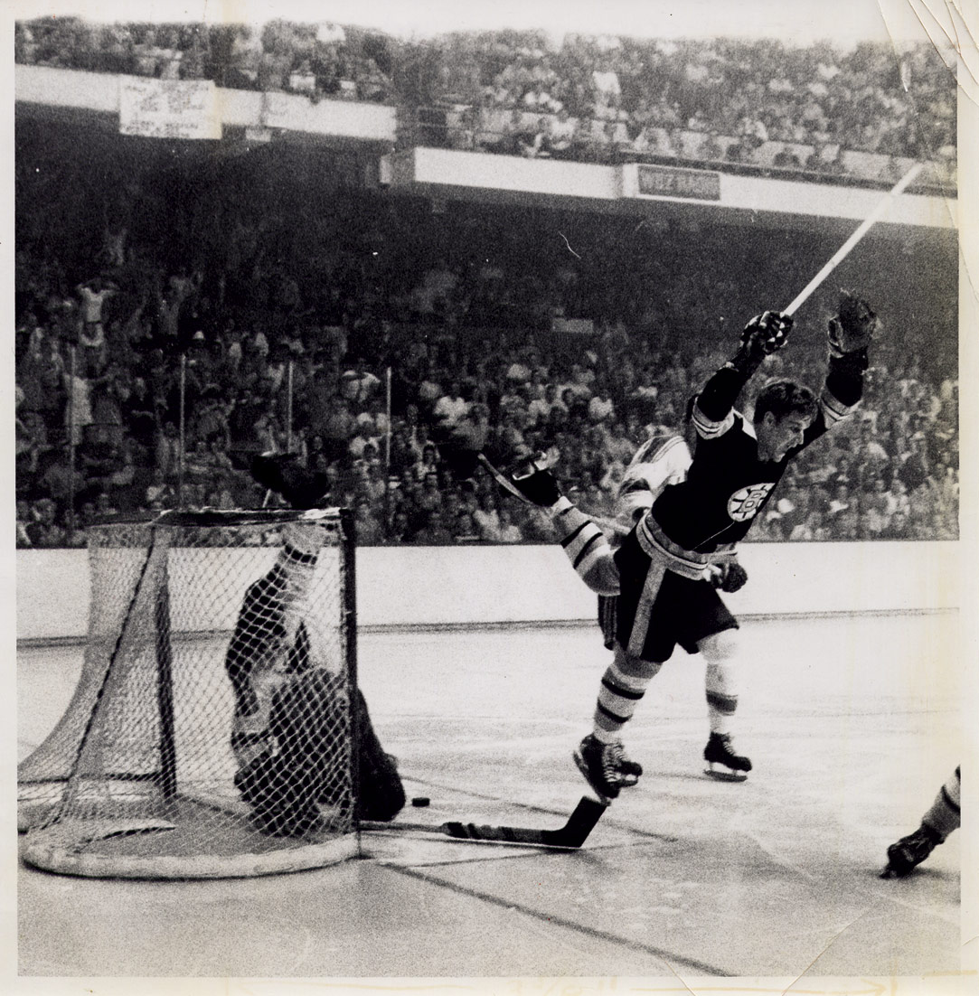 Bobby Orr Scores Stanley Cup Winning Goal - May 10, 1970 | HockeyGods