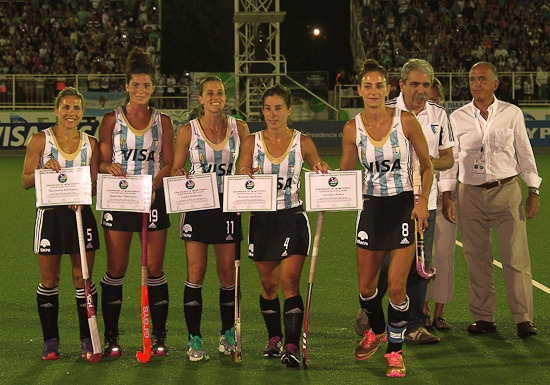 Argentina Las Leonas recieve Pan American Elite awards 2013