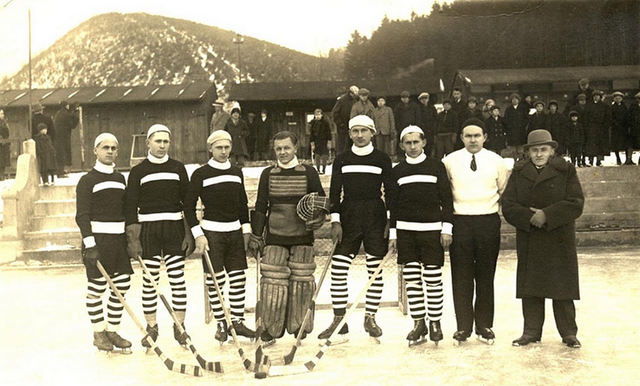 A Czechoslovakia Ice Hockey Team - 1932