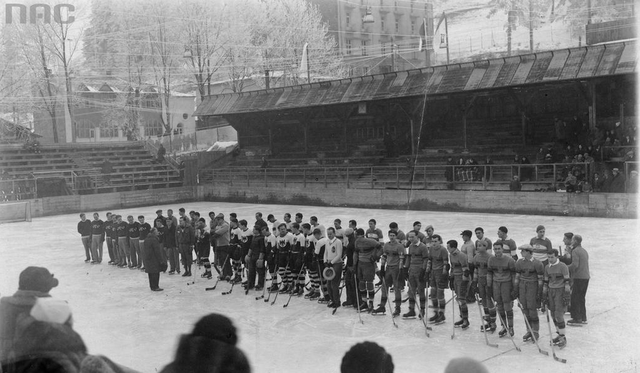 Start of International Ice Hockey Tournament in Krynica 1933