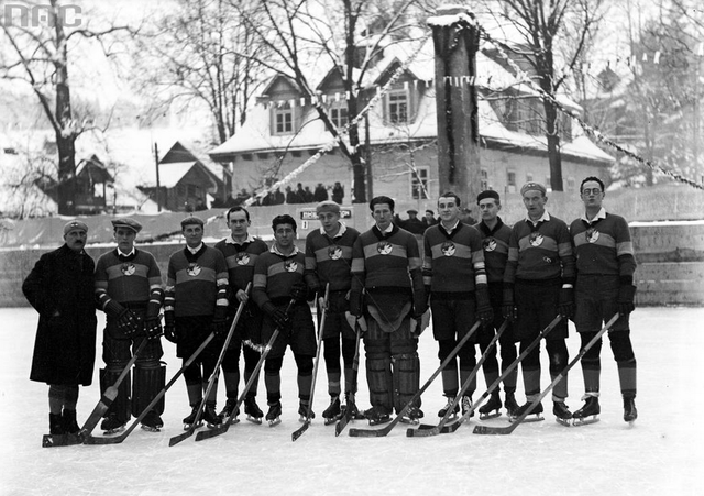 Hokeiści z BKE Budapeszt - BKE Budapest Ice Hockey Team 1929