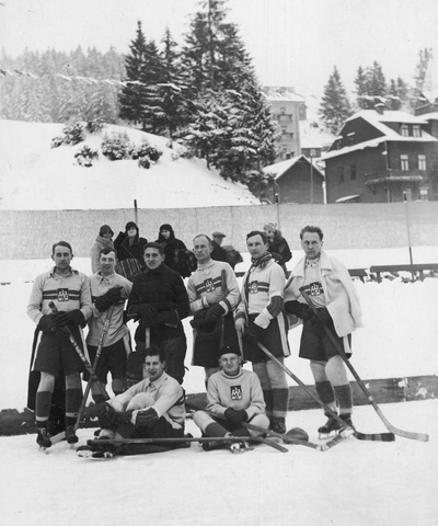 Hokeiści z AZS Warszawa - AZS Warsaw Ice Hockey Team 1929