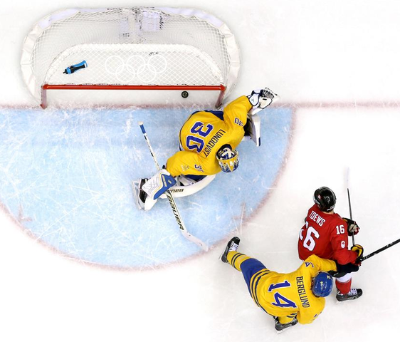Jonathan Toews Golden Goal on Henrik Lundqvist - 2014 Olympics