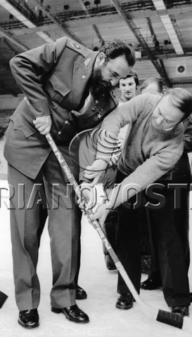 Fidel Castro with a Titan Pro Hockey Stick - Moscow 1976