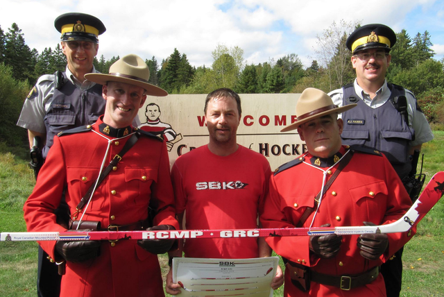 RCMP Memorial Hockey Stick To Remember Our Fallen Heroes