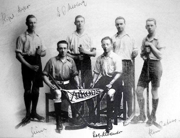 Yukons Ice Hockey Team 1921 - Australia
