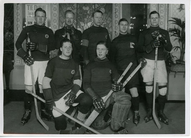 German Ice Hockey Team / Club - circa 1930