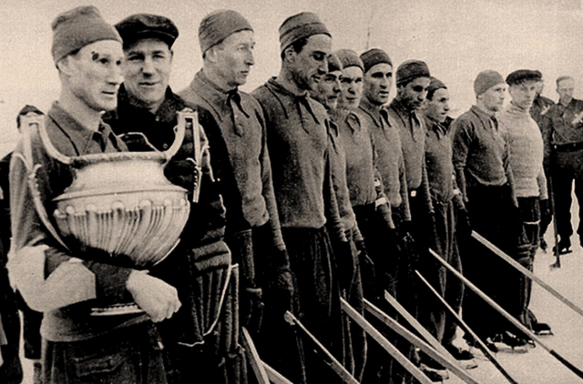 Dynamo Moscow / Дина́мо Москва́ 1st Soviet Hockey Champions 1947