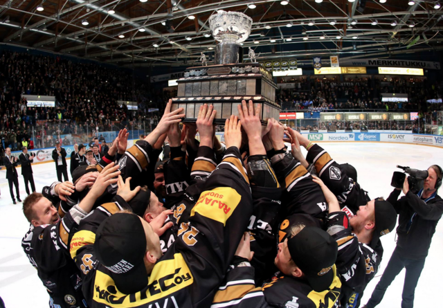 Oulun Kärpät raise the Canada Malja Trophy Champions of Finland