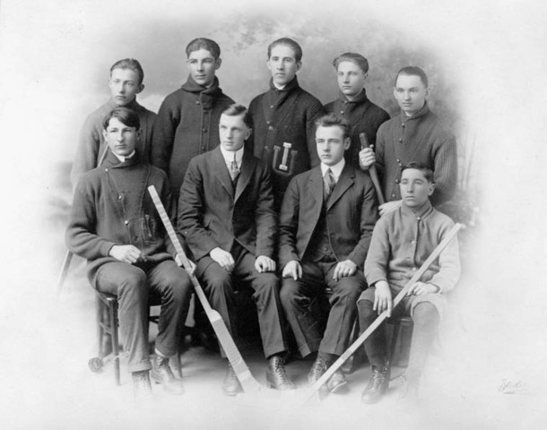 First Ukrainian Institute Hockey Team, Saskatoon 1918