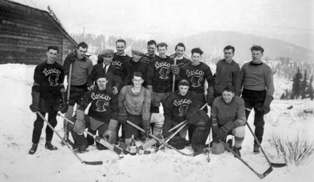 Luscar Indians Hockey Team 1930s