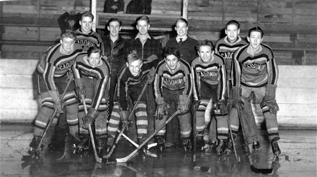 Cadomin Hockey Team 1938 Cadomin Colts / Cadomin Black Devils