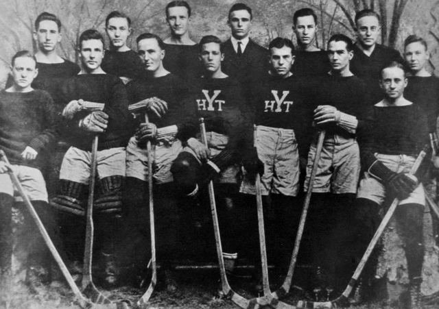 1913 Yale University Hockey Team.