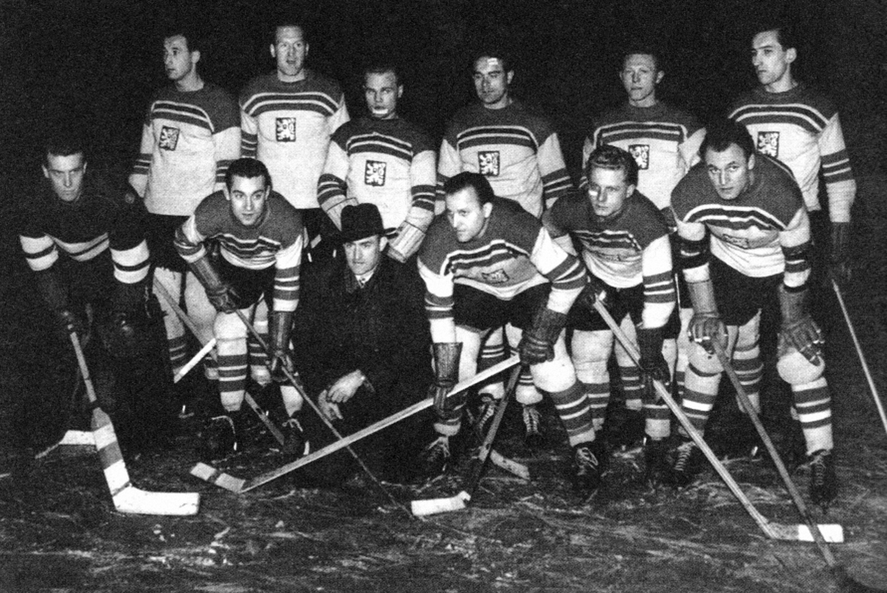 Team Czechoslovakia 1947 Retro Czech Hockey Jersey Blue