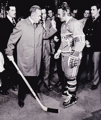 Montreal Canadiens Henri Richard talks with Soviet Premier Alexei Kosygin 1971