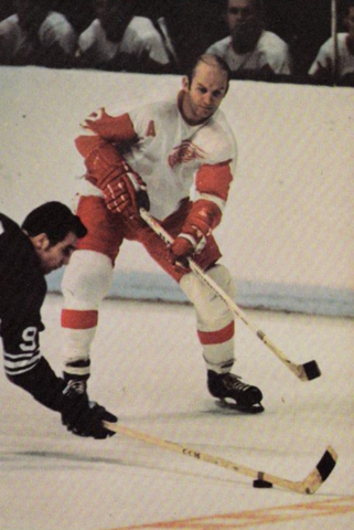 Gary Bergman Detroit Red Wings 1971
