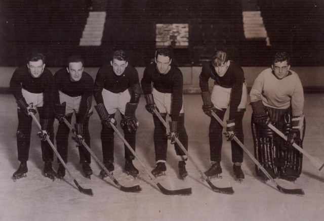 Yale Bulldogs Hockey Team Photo 1929
