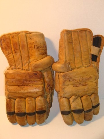 Ice Hockey Gloves 1960s  Winnwell