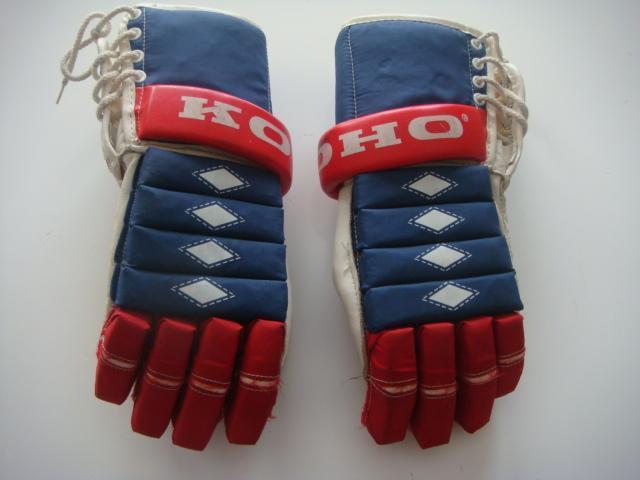 Hockey Gloves 1980s 2b