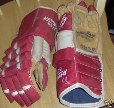 Hockey Gloves 1980s C