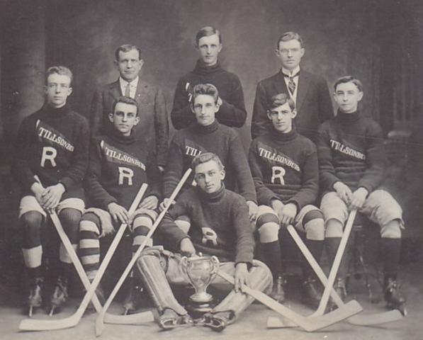 Tillsonburg Hockey Team circa 1905
