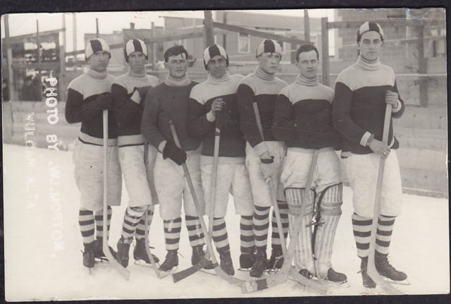 Vulcan Hockey Team 1913
