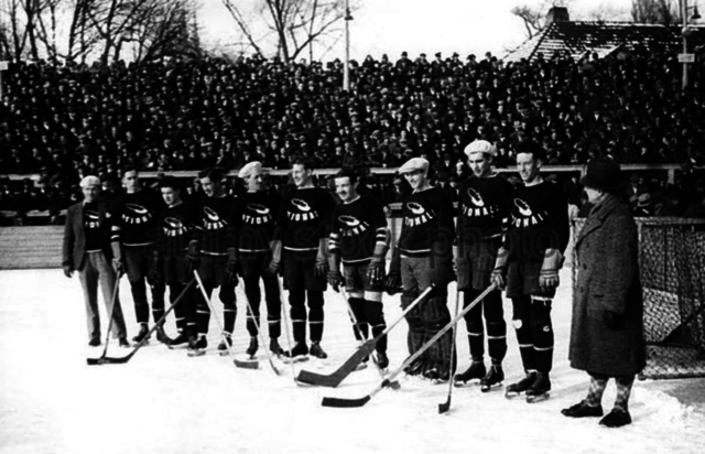 Toronto National Sea Fleas Team Photo at 1933 World Ice Hockey Championships