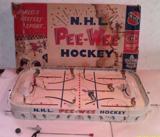 N.H.L. Pee-Wee Table Top Hockey Game 1960s Eagle Toys