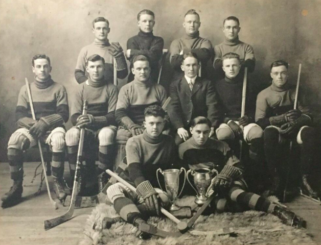Meds Hockey Team Queen's University 1920 Dean's Trophy & Carrol Trophy Champions