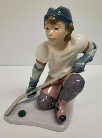 Lladró Hockey Player 1993