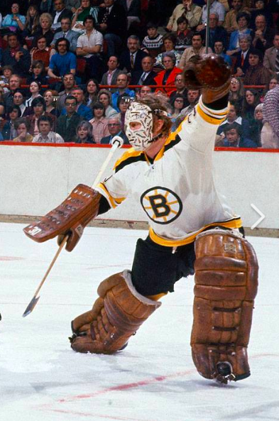 NHL Boston Bruins Goalie Gerry Cheevers with his Stitch Mask 8 X 10 Photo  Pic 