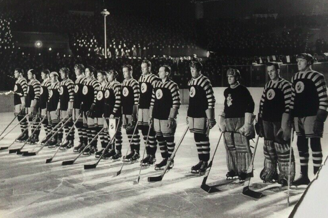 Allmänna Idrottsklubben Ishockeyförening / AIK IF Team Photo 1948