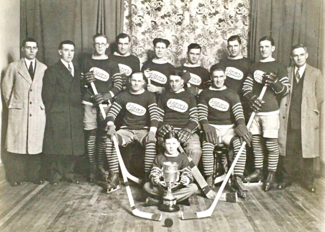 Weavers Hockey Team / Guelph Carpet Mills Hockey Team 1928 Guelph City Champions