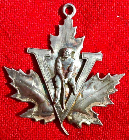 Antique Hockey Medal 1910 Victoria College at University of Toronto Jennings Cup