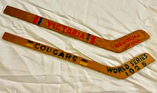 Victoria Cougars 1925 World Series Mini Stick - Victoria Memorial Arena