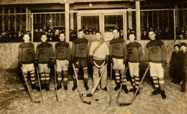 Guelph Knights of Columbus Hockey Team 1922
