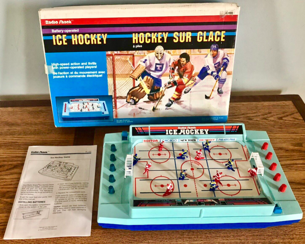 Radio Shack Electronic Tabletop Ice Hockey Game / Hockey Sur Glace 1988