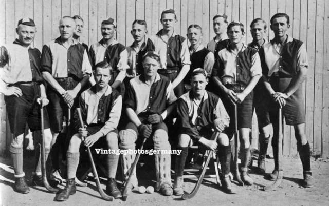 Île Longue Internment Camp for German Citizens 1918 Field Hockey Team 2