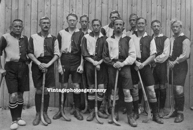 Île Longue Internment Camp for German Citizens 1918 Field Hockey Team 3