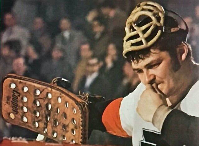 Bernie Parent 1974 Philadelphia Flyers wearing his Pretzel Mask