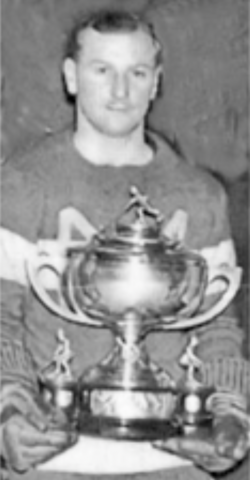 Frank Jardine 1947 Mitchell Trophy Champion with Glasgow Mohawks