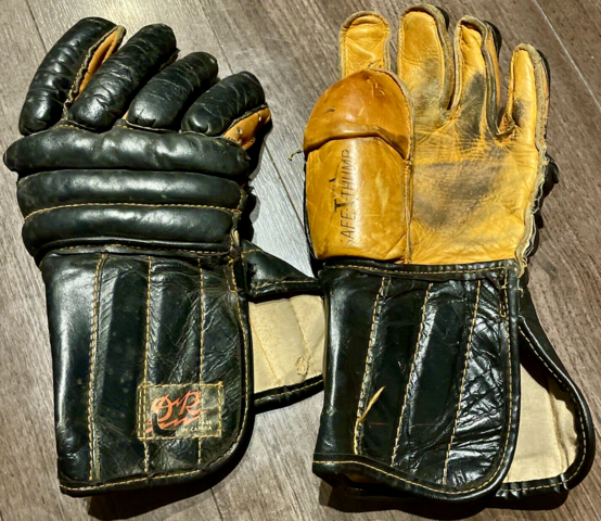 Vintage D & R Hockey Gloves / Daignault & Rolland Hockey Gloves 1950s
