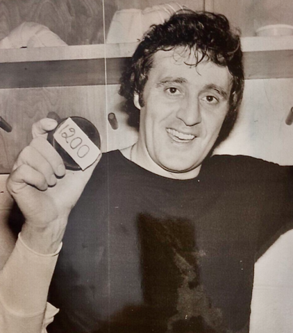 Phil Esposito 1200 NHL Points 1975