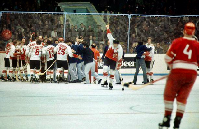 Team Canada Phil Esposito giving Peace Sign to Soviet People 1972 Summit Series