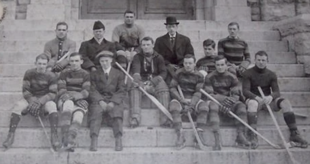 Queen's University Hockey Team 1912-13