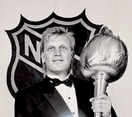 Brett Hull 1991 Hart Memorial Trophy Winner
