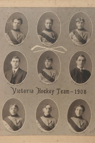 Victoria Hockey Team photo 1908