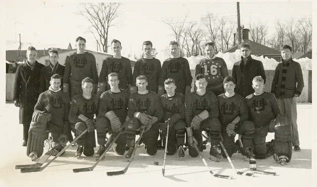 University of New Brunswick Hockey Photo 1948