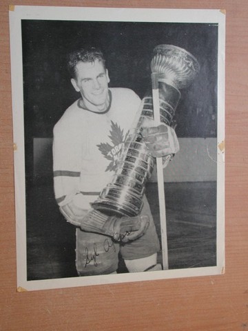 Ice Hockey Photo 1942  Syl Apps with Original Stanley Cup