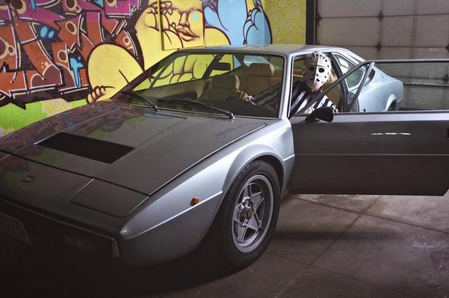 Ross Judge Looking Kool in The Dino 